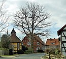 Kapelle mit Nachbarbauten