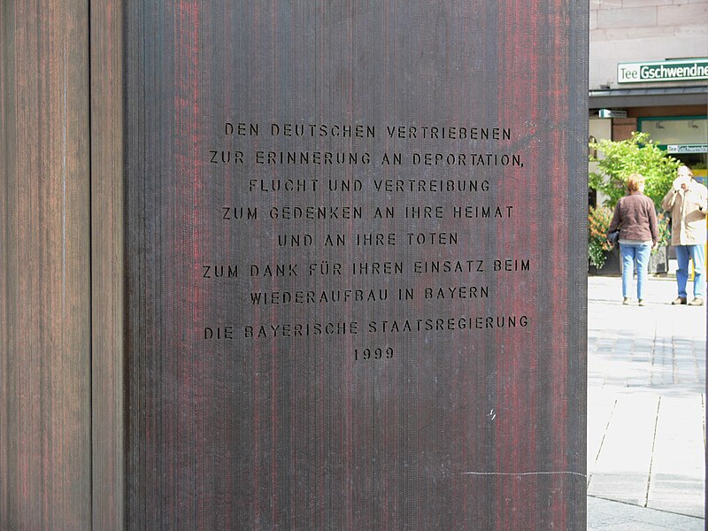 File:Nürnberg Denkmal Flucht und Vertreibung 5.jpg