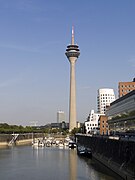 Torre del Rin (1981) en Düsseldorf, torre de comunicaciones con mirador