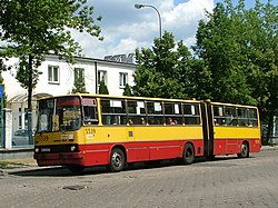 Ikarus 280 na ulicach Warszawy.