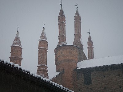 Les flèches de l'église.