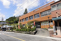Tōei town hall