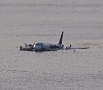 Avarējusī "US Airways" lidmašīna Hudzonas upē