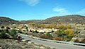 Vista parcial de Arroyo Cerezo, Castielfabib (Valencia), desde la CV-483, con detalle de la Muela del Royo al fondo, otoño 2016.