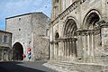 Église Saint-Pierre et Porche - Pont-l'Abbé-d'Arnoult