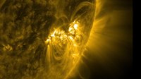 Soubor: AR1515 vydává Flare.ogv třídy X1.1