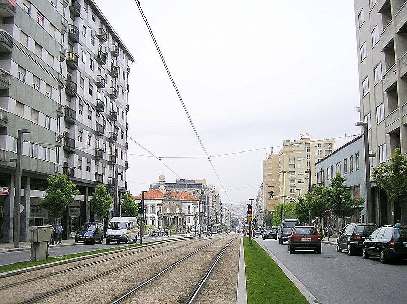 Imagem:Av Republica (Vila Nova de Gaia).JPG