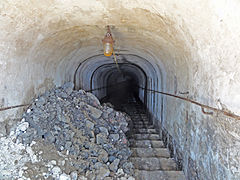 L'escalier qui mène à la dynamitière.