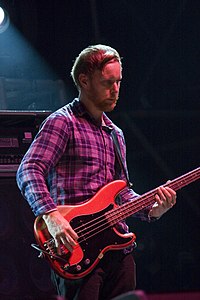 Нейт Мендел (бас-гітара)