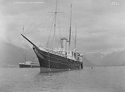 DS «Prins Olav» på Åndalsnes i 1925 (før ombygging til hurtigrute) Foto: Anders Beer Wilse