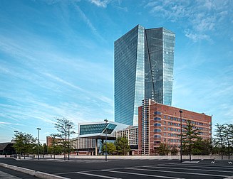 La Skytower, siège de la Banque centrale européenne, à Francfort-sur-le-Main. (définition réelle 6 844 × 5 276)