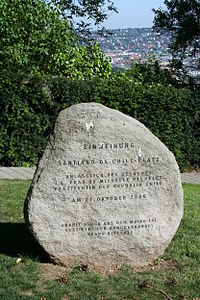 Gedenkstein zur Einweihung des Santiago-de-Chile-Platzes