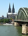 Köln - Blick vom östlichen Ende der Hohenzollernbrücke auf Rhein und Dom
