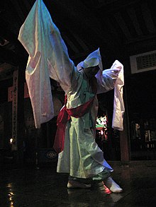 Korean dance-Seungmu-01.jpg