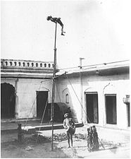 Perfunctio acrobatica in India circa 1863