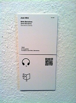  Die Fundació Miró macht's vor: Infotafeln mit integrierten QR-Codes.