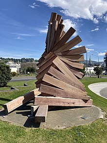 The sculpture Toroa (1989) by Peter Nicholls in Dunedin, New Zealand shows the influence of constructivism. The sculpture Toroa (1989) by Peter Nicholls as it appears in October 2020.jpg