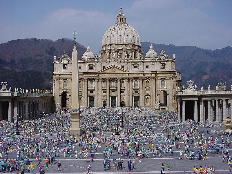 Archivo:Tobu World Square St Peters Basilica 2.jpg
