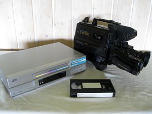 Immagine VHS recorder, camera and cassette.jpg.