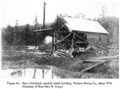 Le bâtiment des prises d'air de la trompe de la mine Victoria, en 1914, partiellement soufflé par un reflux.