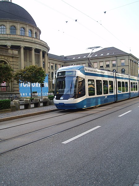 450px-2005_zurich_tram_cobra.jpg