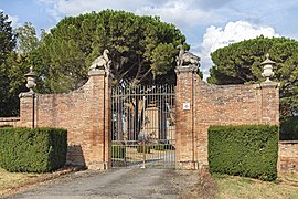 Замок Сен-Женьес (ворота)