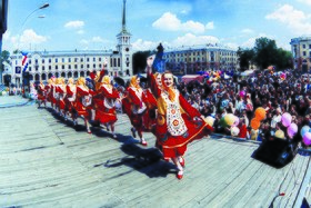 Praznuičend Angarskas (2001). Lidnan počtamt om tagamal huralpäi