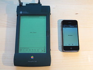 Apple Newton и iPhone.jpg