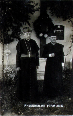 Vlevo biskup Josef Gross (1866-1931) a vpravo děkan Franz Xaver Tobisch (1865-1934)