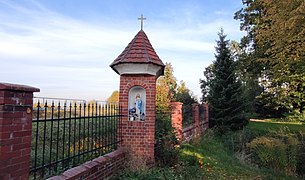 Ogrodzenie klasztoru z kapliczką NMP