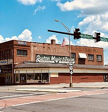 Intersection on East Franklin Street Gaston Music & Pawn.jpg