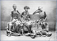Võ An Ninh: Hladovějící děti na lavičce, 1945