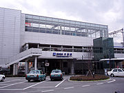 2001年に高架化された阪神今津駅