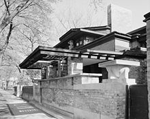 Chicago Avenue side of architect Frank Lloyd Wright's home and studio in Oak Park, Illinois, showing post-1911 changes to studio building. Habs flw oak park home.jpg