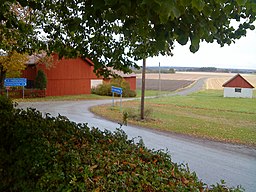 Vy från Härnevi kyrka mot nordost