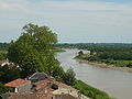 8- Le pont de Saint-Clément (D 137) en amont de Tonnay-Charente en haut de la photo.