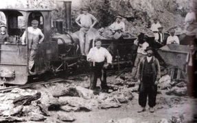 Locomotive à vapeur et wagonnets type Decauville - Carrière des Molières