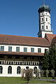 Ehemaliges Benediktinerkloster, Klosteranlage heute in Privatbesitz, Kirchengebäude zur Diözese Augsburg gehörend. Pfarreiengemeinschaft Reimlingen.