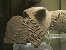 Fragments de ceràmica cordada de Stentinello (ca. 5000 ae, Museu Arqueològic de Siracusa)