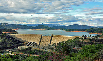 English: Shasta Dam, California