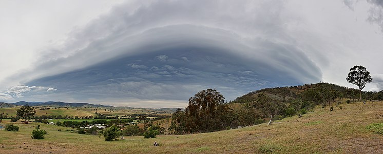 Shelf cloud, by Fir0002