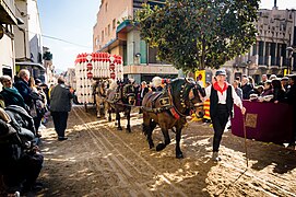 Tres Tombs de Ripollet, frente al Mercat Vell