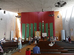 L'intérieur de l'église Saint-Delphin