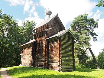 Церковь Николая Чудотворца из Тухоли (Новгородская обл.). 1680-е гг. Пример древненовгородских традиций (ступенчатая крыша, высокий сруб)