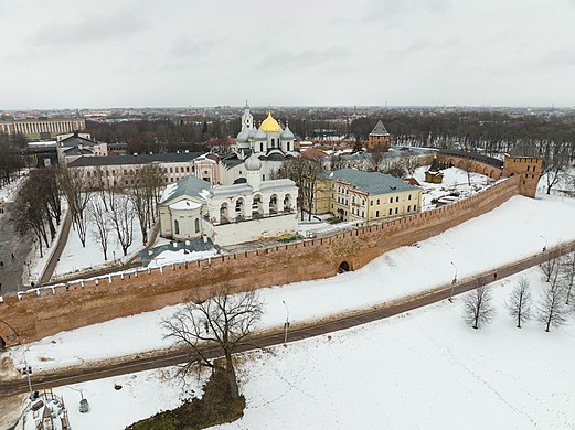 561. Софийский собор и Новгородский кремль, Великий Новгород Автор — Красный