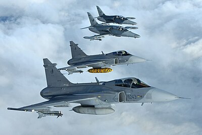 Pesawat Saab JAS-39 Gripen dan Aero L-159 milik Angkatan Udara Ceko yang bermarkas di Pangkalan Udara Čáslav