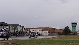 Des installations et la tour de contrôle le 15 décembre 2011.