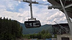 Cabine quittant la gare aval