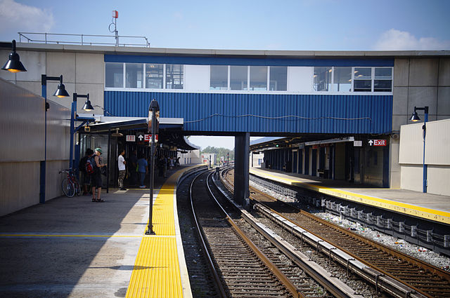 Broad Channel station in 2013