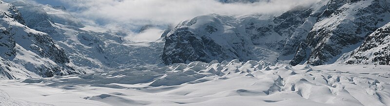 Morteratschgletscher w masywie Berninagruppe